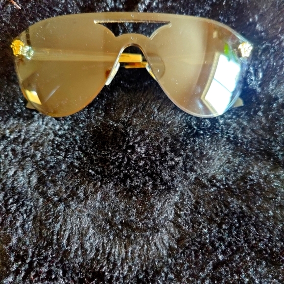Sunglasses - Picture 5 of 5